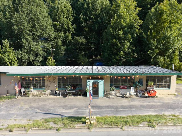 2881 Dellwood Road, Waynesville, NC 28786