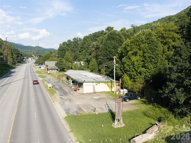 2881 Dellwood Road, Waynesville, NC 28786