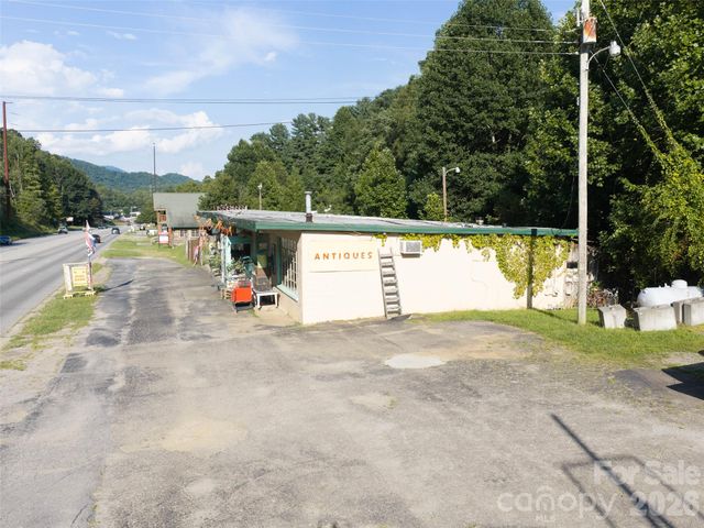 2881 Dellwood Road, Waynesville, NC 28786