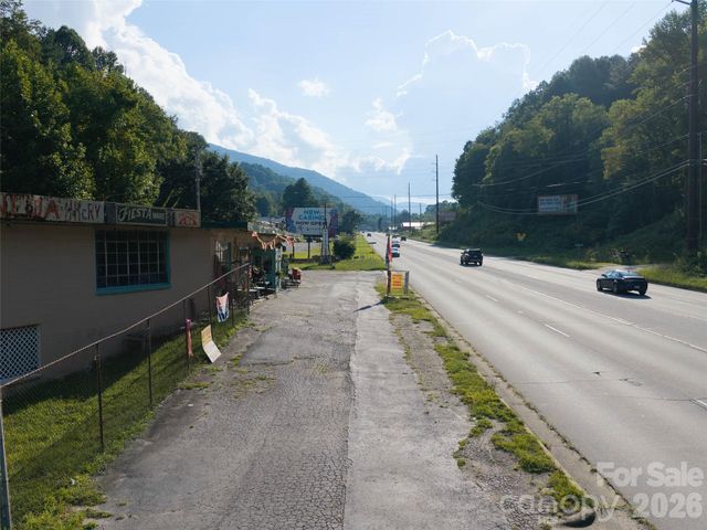 2881 Dellwood Road, Waynesville, NC 28786