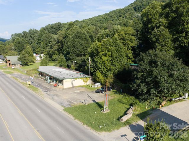 2881 Dellwood Road, Waynesville, NC 28786