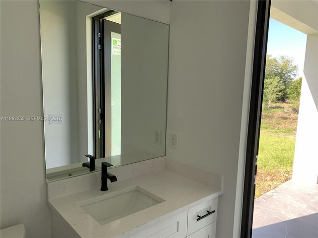 442 Redwing St, Lehigh Acres, FL 33974