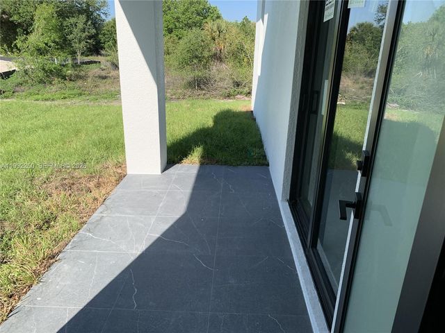 442 Redwing St, Lehigh Acres, FL 33974