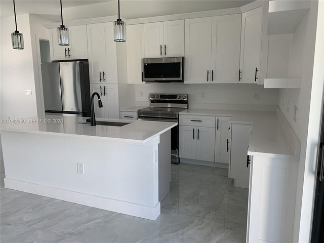 442 Redwing St, Lehigh Acres, FL 33974