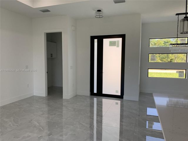 442 Redwing St, Lehigh Acres, FL 33974