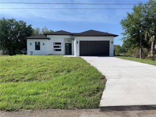 442 Redwing St, Lehigh Acres, FL 33974