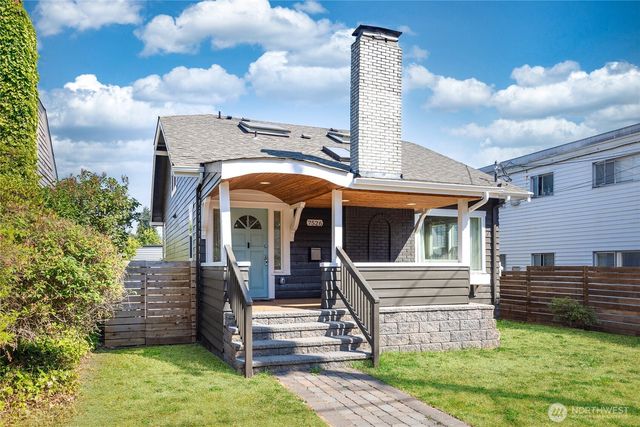 7526 Roosevelt Way NE, Seattle, WA 98115
