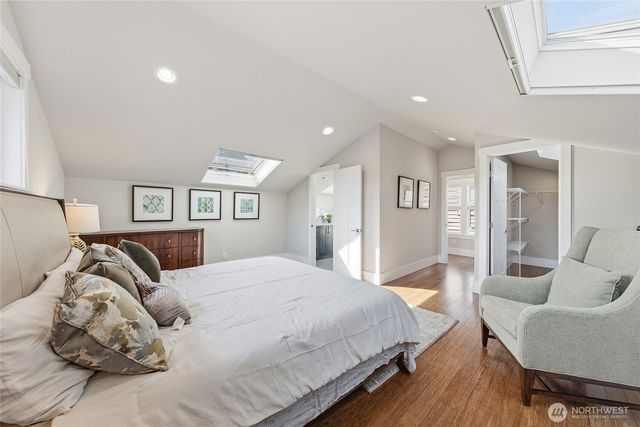 7526 Roosevelt Way NE, Seattle, WA 98115