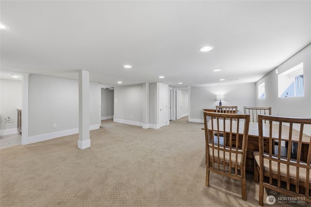 7526 Roosevelt Way NE, Seattle, WA 98115
