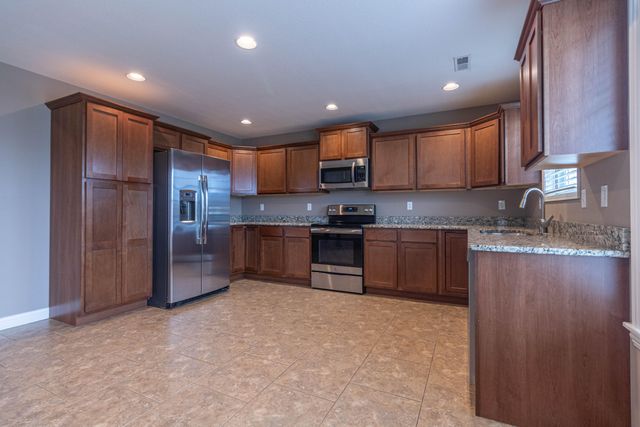 2705 IRON GATE DR, Columbia, MO 65202