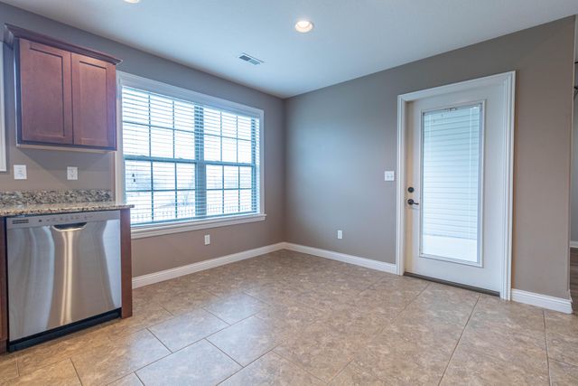 2705 IRON GATE DR, Columbia, MO 65202