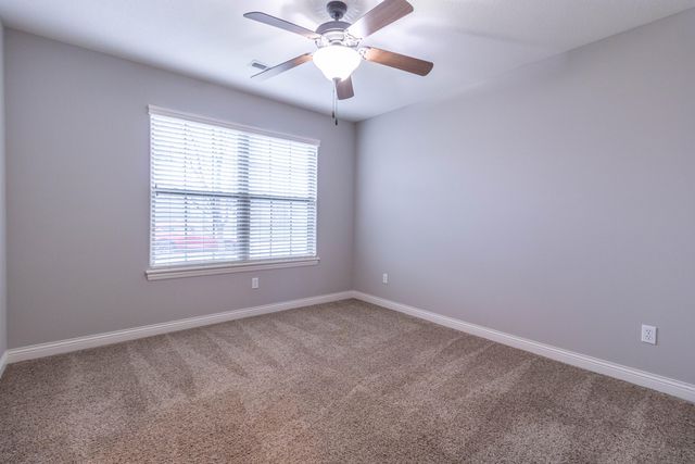 2705 IRON GATE DR, Columbia, MO 65202