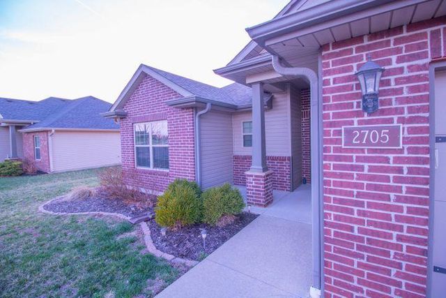 2705 IRON GATE DR, Columbia, MO 65202