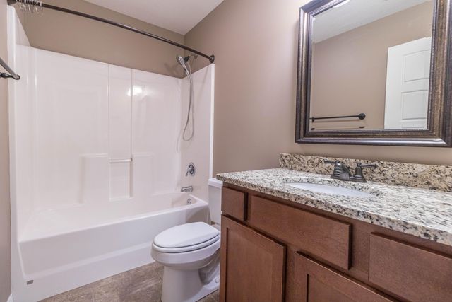 2705 IRON GATE DR, Columbia, MO 65202