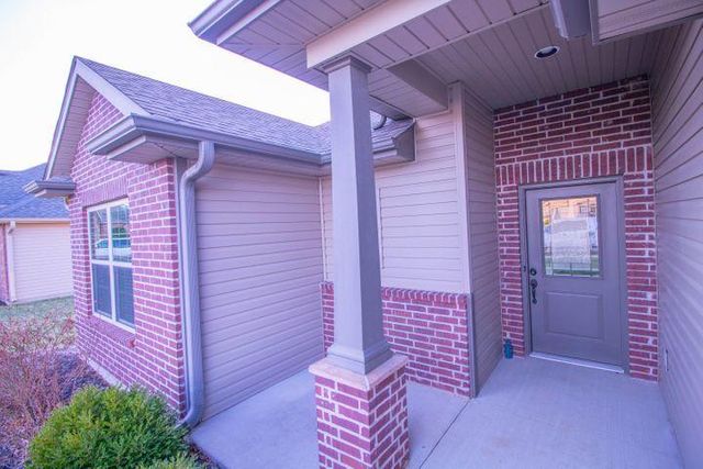 2705 IRON GATE DR, Columbia, MO 65202