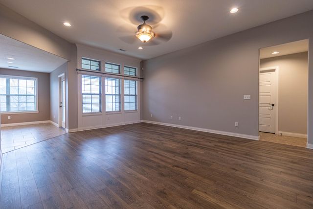 2705 IRON GATE DR, Columbia, MO 65202