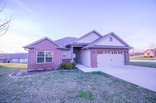 2705 IRON GATE DR, Columbia, MO 65202