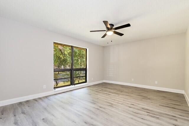 307 Brackenwood Circle, Palm Beach Gardens, FL 33418