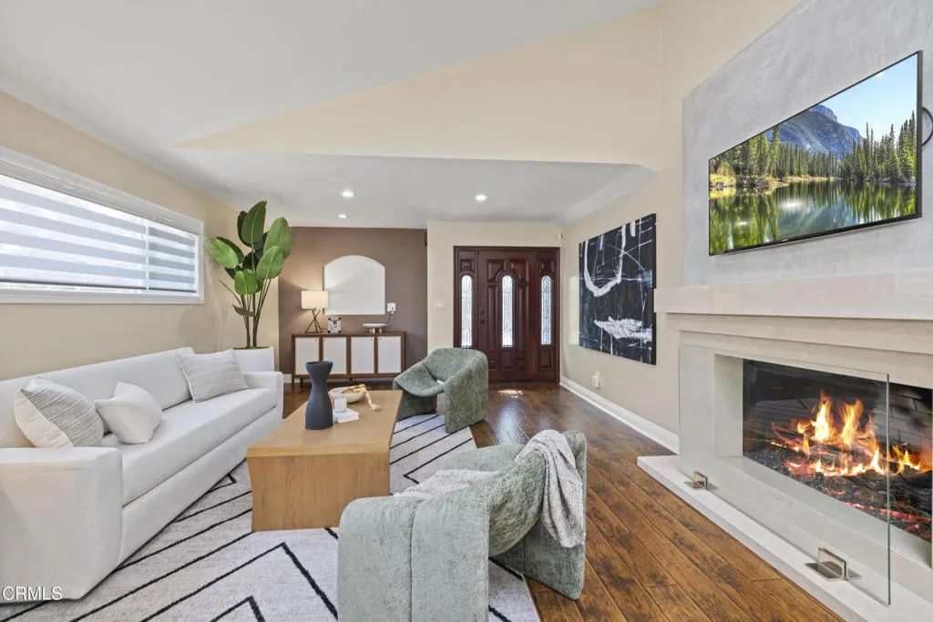 4961 Alcove Avenue, Valley Village, CA 91607