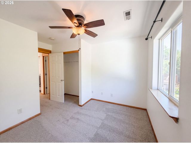3344 OAKCREST Dr, Forest Grove, OR 97116