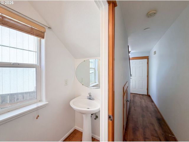 3344 OAKCREST Dr, Forest Grove, OR 97116