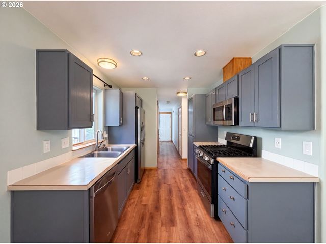 3344 OAKCREST Dr, Forest Grove, OR 97116