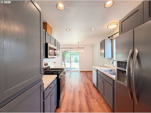 3344 OAKCREST Dr, Forest Grove, OR 97116