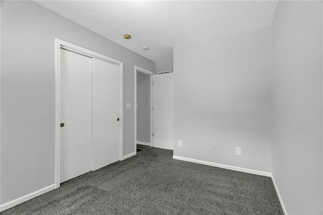 405 SE Onyx Circle, Lee's Summit, MO 64063