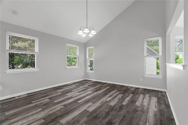 405 SE Onyx Circle, Lee's Summit, MO 64063