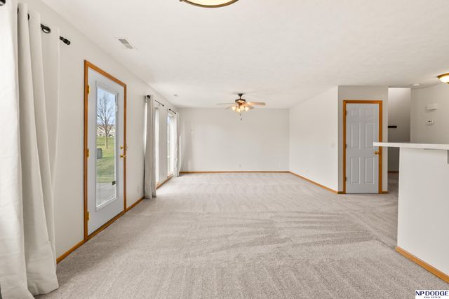 8919 Venice Lane, Lincoln, NE 68526