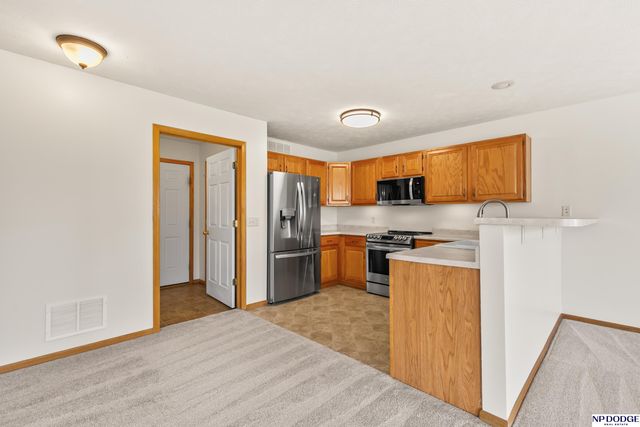 8919 Venice Lane, Lincoln, NE 68526