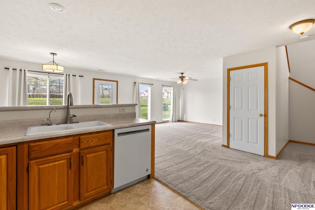 8919 Venice Lane, Lincoln, NE 68526