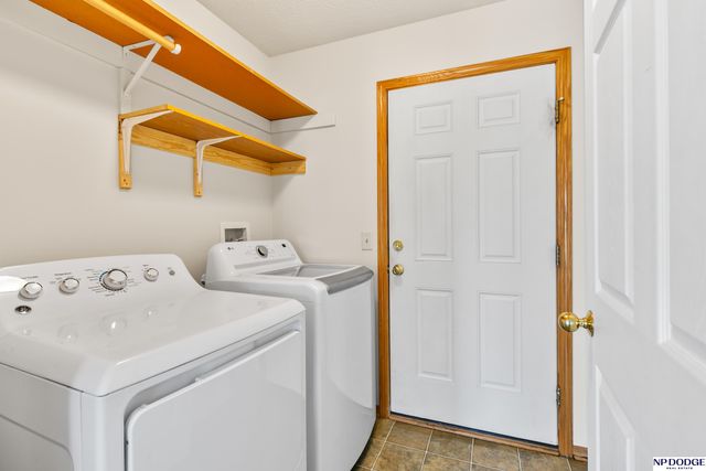8919 Venice Lane, Lincoln, NE 68526