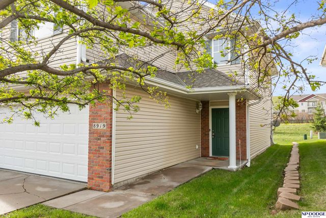 8919 Venice Lane, Lincoln, NE 68526