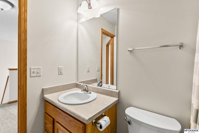 8919 Venice Lane, Lincoln, NE 68526