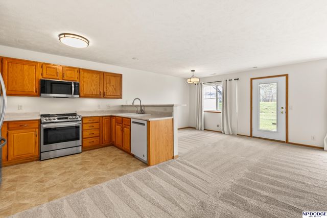 8919 Venice Lane, Lincoln, NE 68526
