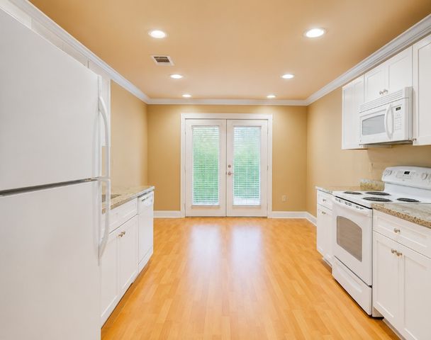 1725 Harvey Mitchell Parkway S 213, College Station, TX 77840