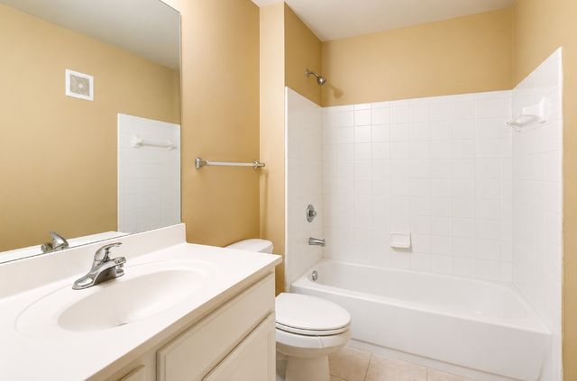1725 Harvey Mitchell Parkway S 213, College Station, TX 77840