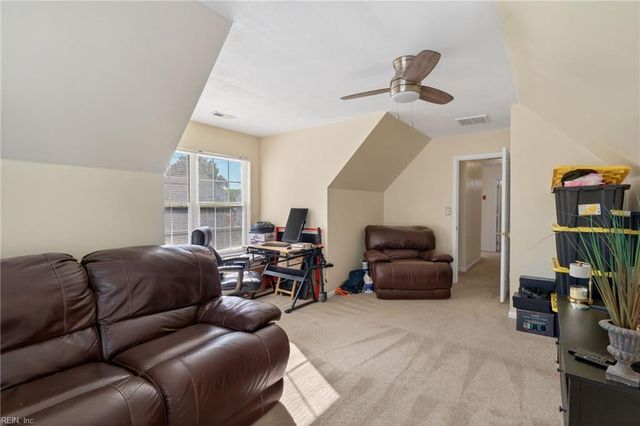 6 Grist Mill DR, Hampton, VA 23669