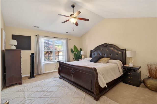 6 Grist Mill DR, Hampton, VA 23669