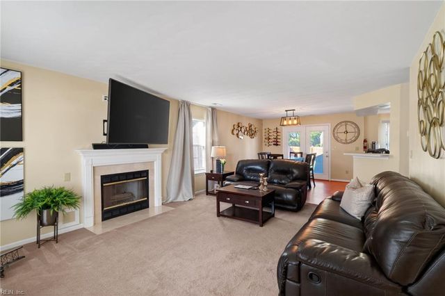 6 Grist Mill DR, Hampton, VA 23669