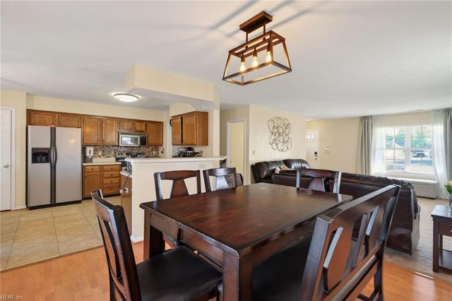 6 Grist Mill DR, Hampton, VA 23669
