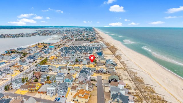 105 E Kupper Drive, Mantoloking, NJ 08738