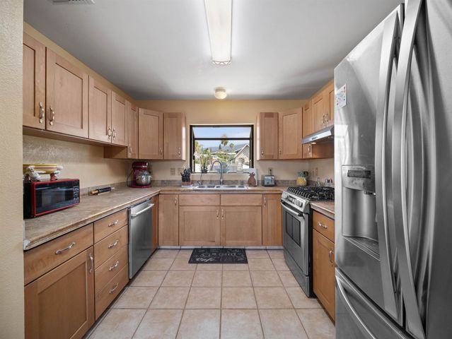2858 Puu Hoolai St, Kihei, HI 96753