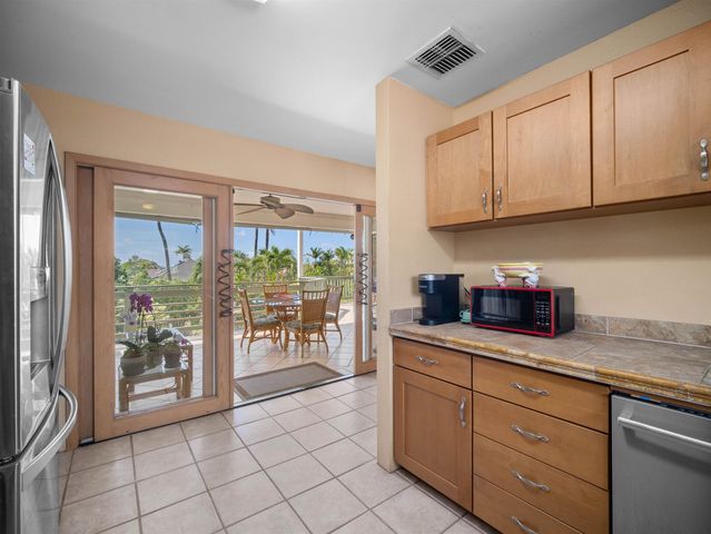 2858 Puu Hoolai St, Kihei, HI 96753