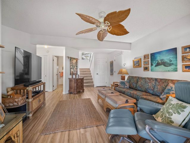 2858 Puu Hoolai St, Kihei, HI 96753