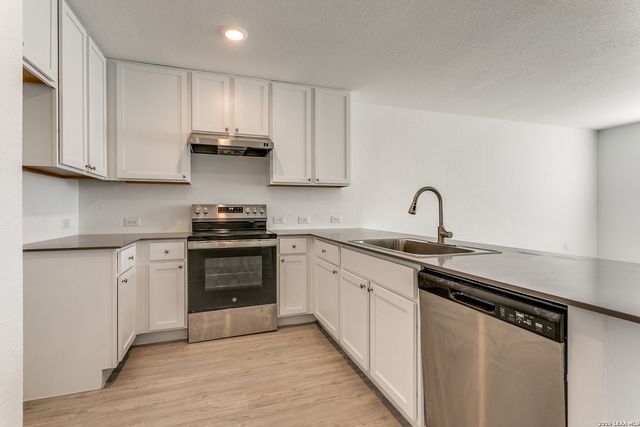 13227 Furyk, San Antonio, TX 78221