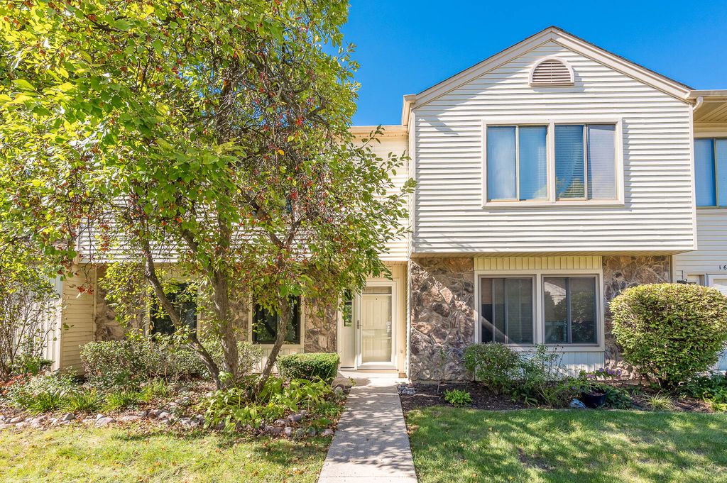1632 Vermont Drive 4-2, Elk Grove Village, IL 60007 — exterior