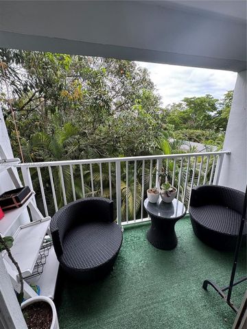 645 NE 121st Street 304, North Miami, FL 33161