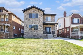 7634 Pinehurst Street, Dearborn, MI 48126